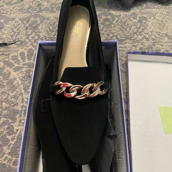 Women’s Slip ons - Picture 1 of 3